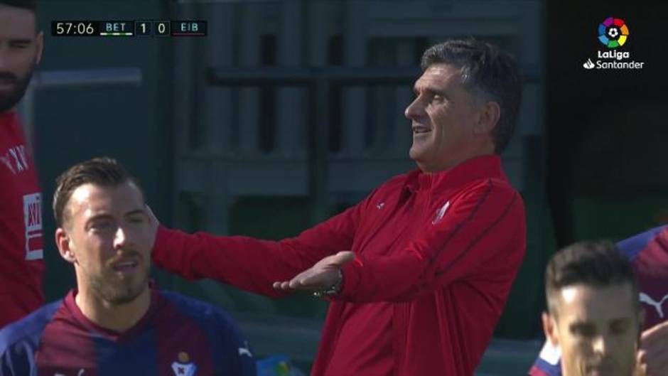 La expulsión de Mendilibar en el Betis 1-1 Eibar