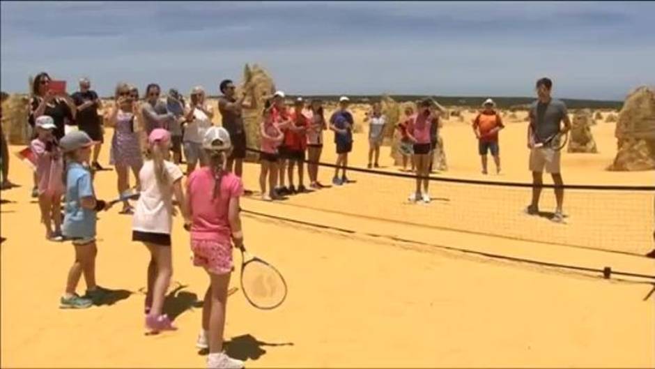 Roger Federer sorprende a una pareja en el día de su boda