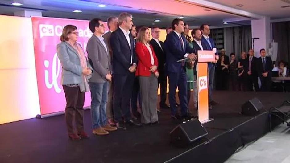 Ciudadanos descarta gobernar con VOX pero matiza que no tiene líneas rojas para negociar con nadie