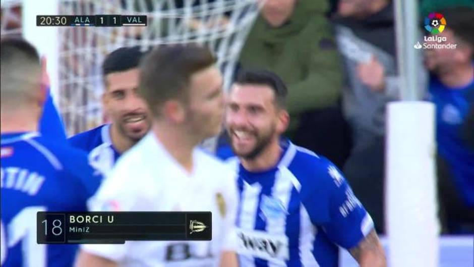 Gol de Borja Bastón (1-1) en el Alavés 2-1 Valencia