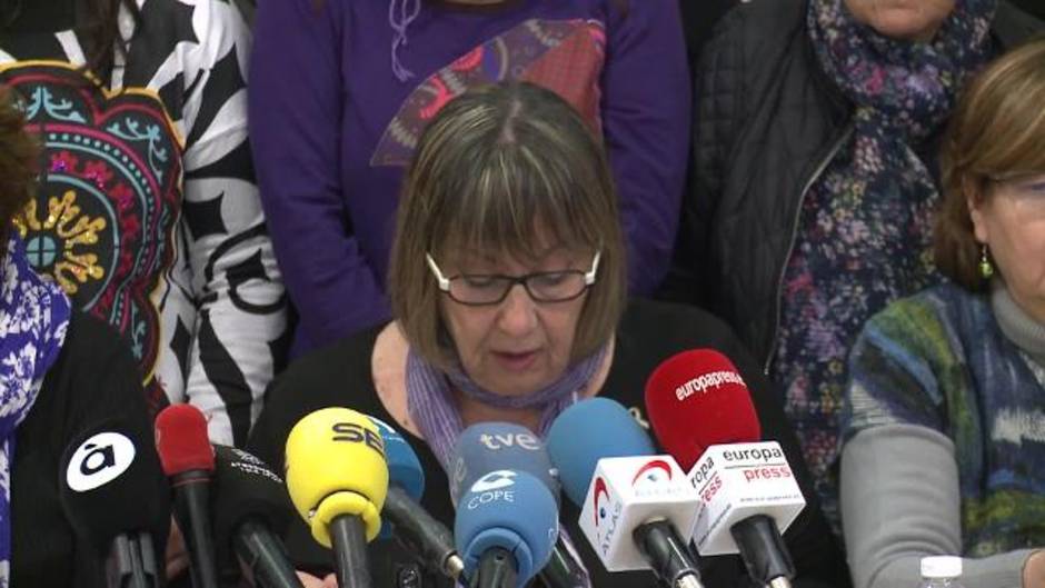 Lectura manifiesto en defensa de derechos de las mujeres en Valencia