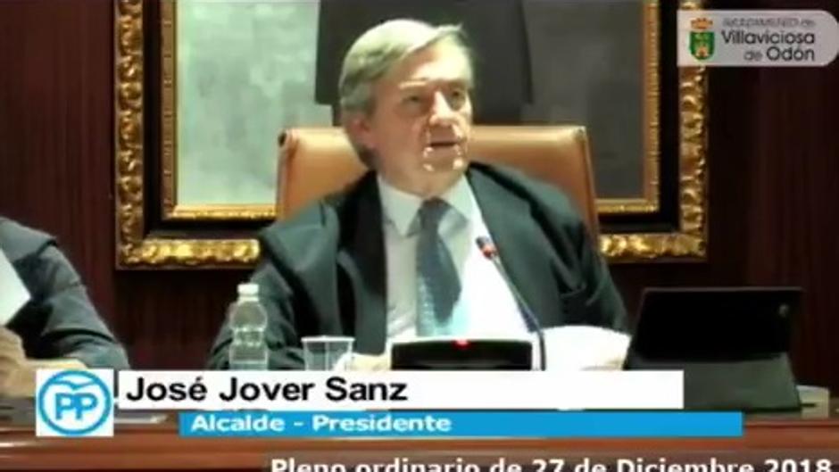«Ignorante», «golfo» y «chacha»: los insultos del alcalde de Villaviciosa a los concejales