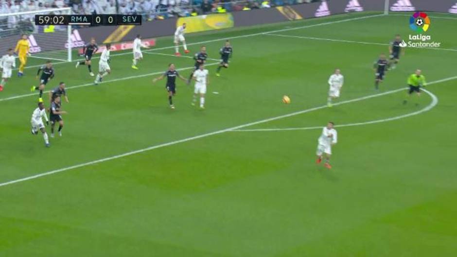 La «espaldinha» de Ceballos en el Real Madrid 2-0 Sevilla