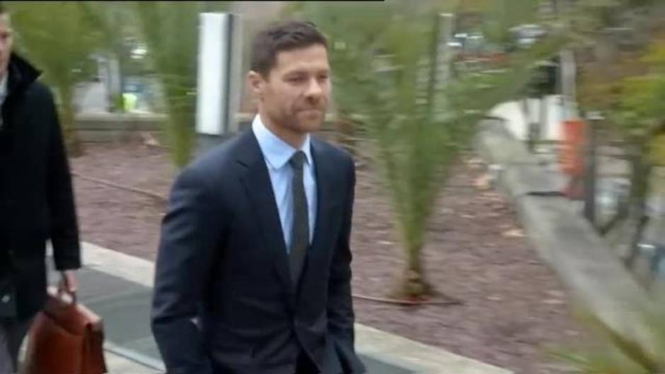 Xabi Alonso llega a la Audiencia Provincial