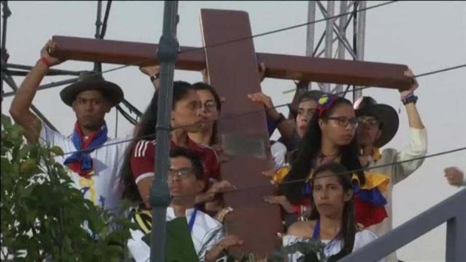 El Papa encabeza el Vía Crucis de la JMJ en Panamá