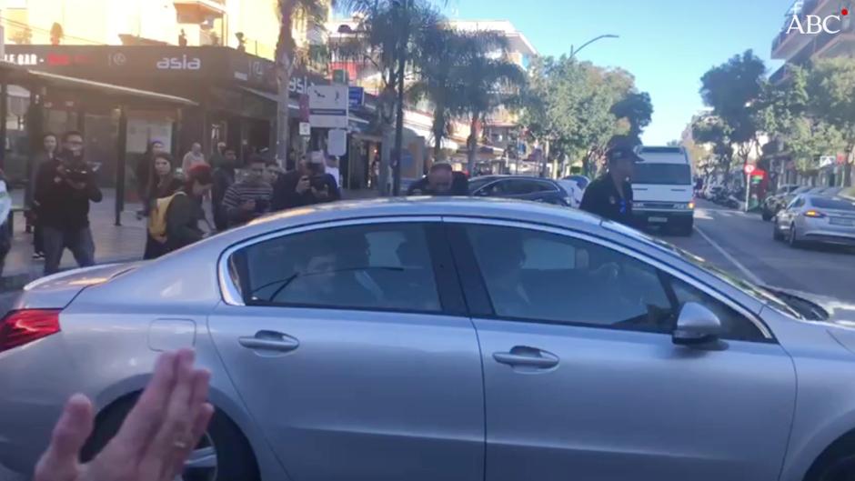 Vecinos de Julen dedican una sonora ovación a los mineros