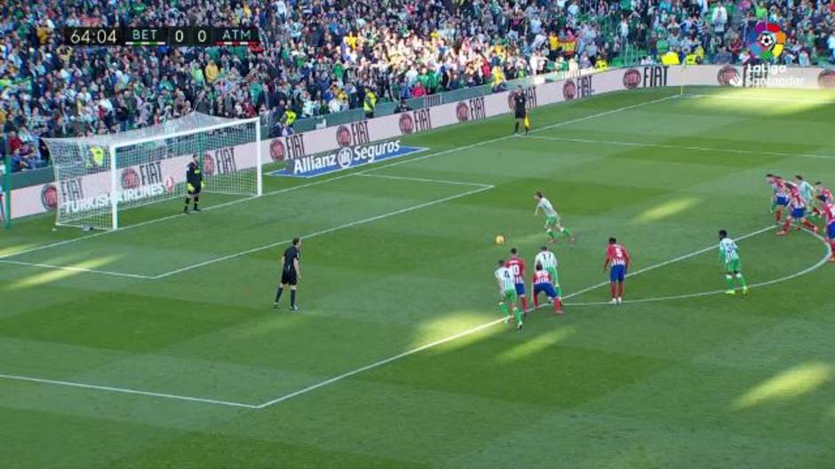 LaLiga Santander (J22): el gol de Canales, de penalti, en el Betis 1-0 Atlético de Madrid