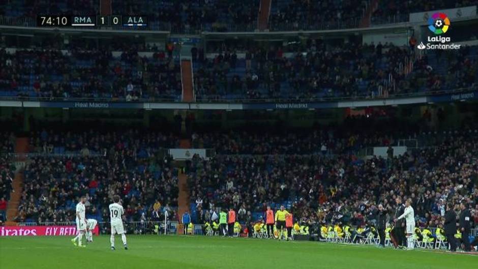 La monumental ovación a Benzema en el Real Madrid 3-0 Alavés