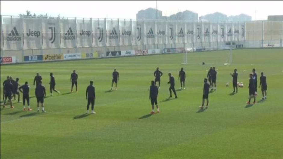 La Juventus entrena en Turín antes de viajar a Madrid