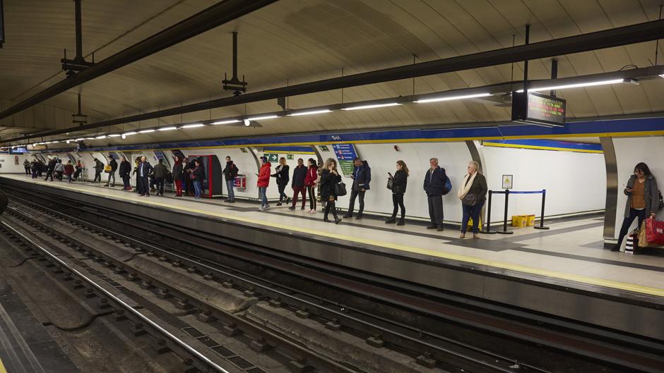 Metro se suma al 8-M con una huelga de 24 horas