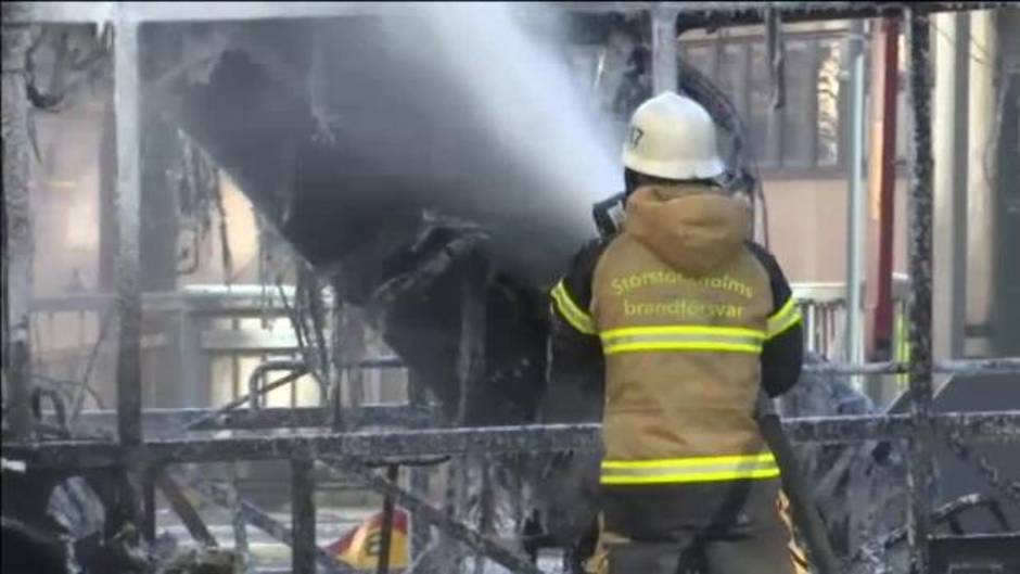 Un autobús explota en el centro de Estocolmo