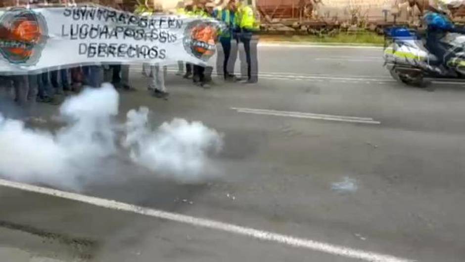 Huelga de transportistas en el puerto de Barcelona