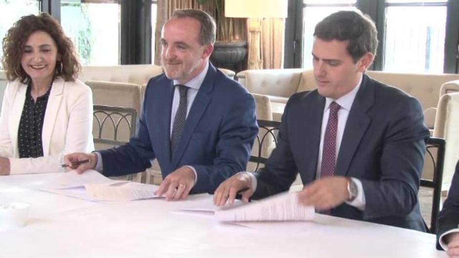 Rivera (Cs) y Esparza (UPN) sellan su alianza