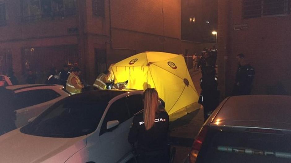 Un hombre muere asesinado tras una discusión producida cuando sacó a pasear a sus perros