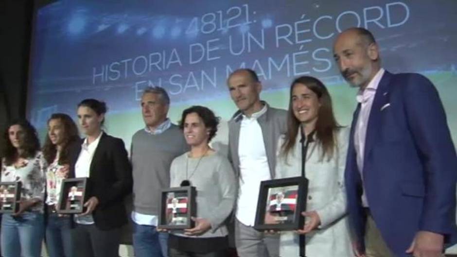 El Athletic Club entrena el documental '48.121: historia de un récord en San Mamés'