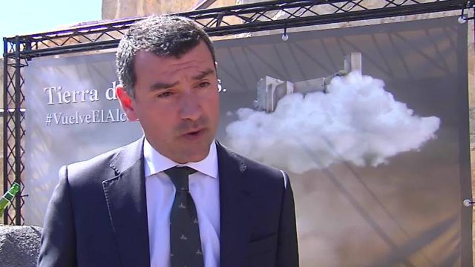 La cerveza El Alcázar celebra su regreso en el Castillo de Santa Catalina