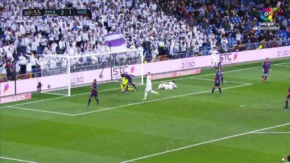 Ocasión de Gareth Bale en el Real Madrid 3-2 Huesca