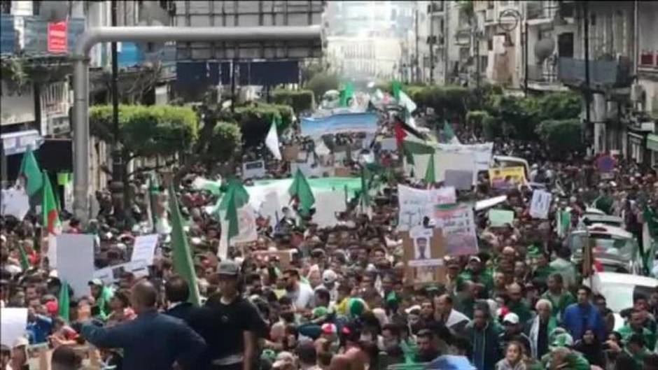 Séptimo viernes consecutivo de protestas en Argelia contra el régimen de Bouteflika