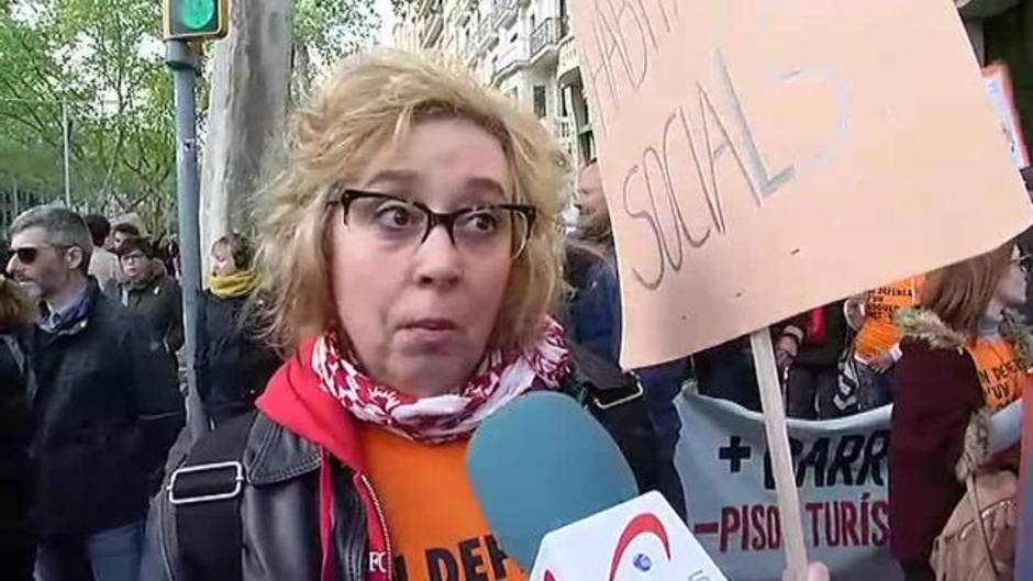 Miles de personas se manifiestan en Barcelona contra los alquileres abusivos