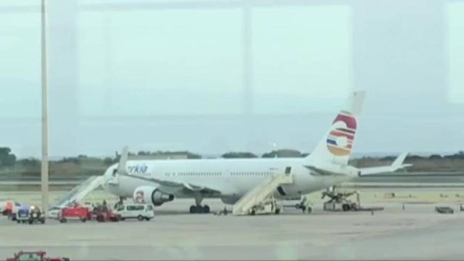 Aterrizaje de emergencia en el aeropuerto de Barcelona-El Prat