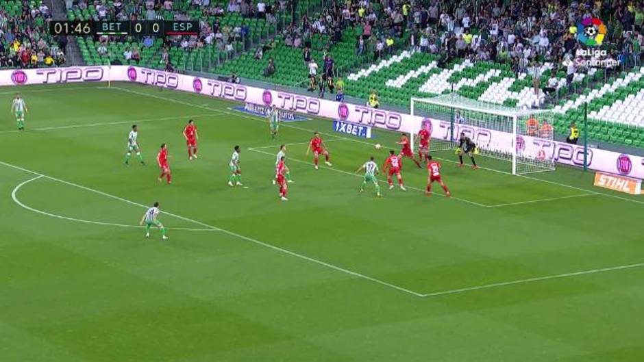 La doble ocasión de gol de Canales y Joaquín en el inicio del Betis 1-1 Espanyol