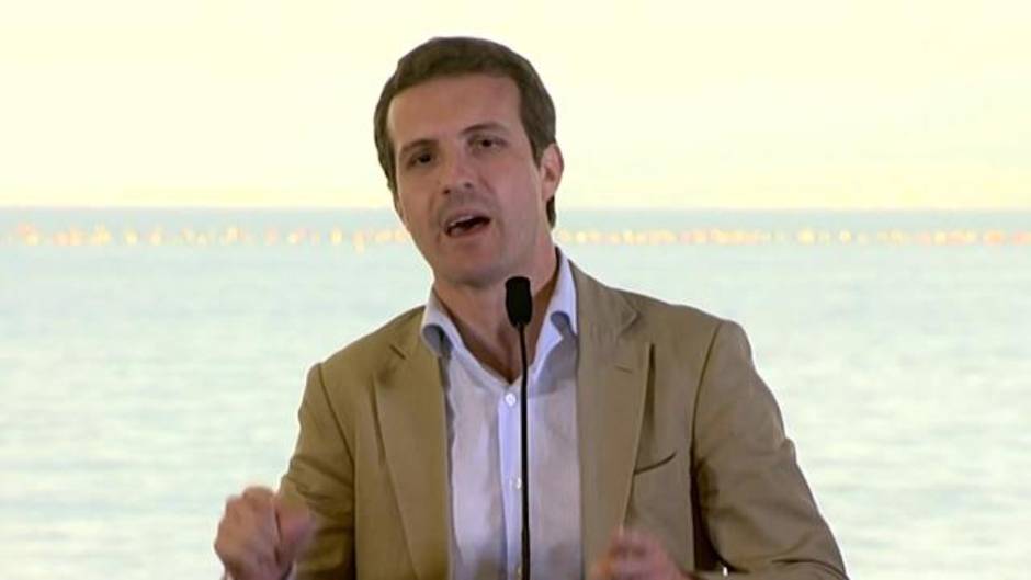 Casado dice que Sánchez "no merece la abstención del PP"