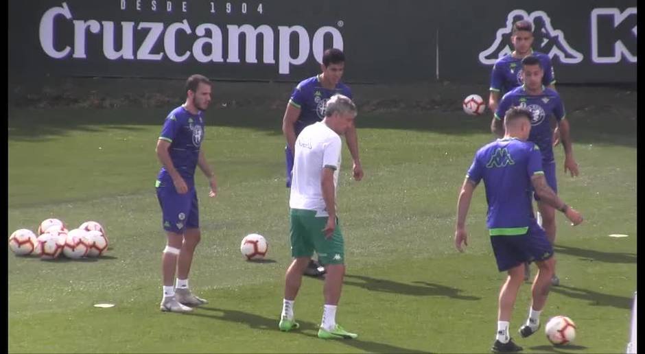 Tres canteranos se entrenan hoy con el primer equipo del Betis