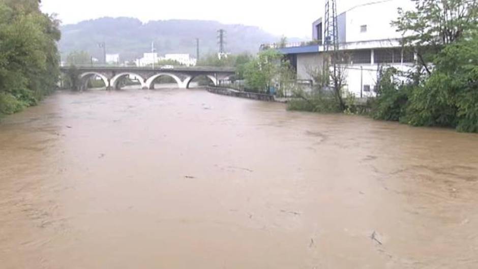 Las lluvias torrenciales anegan Rentería y Hernani