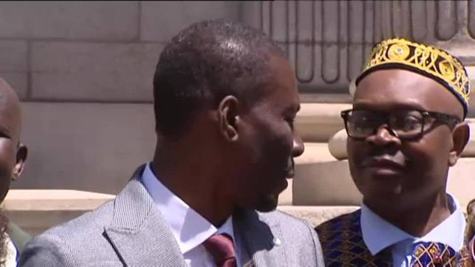 Luc Diouf: de vivir en la calle a ser diputado en el Congreso