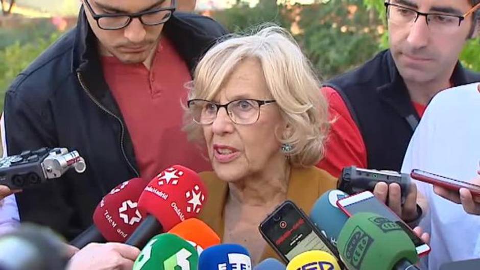 Carmena vota en madrid y llama a la participación