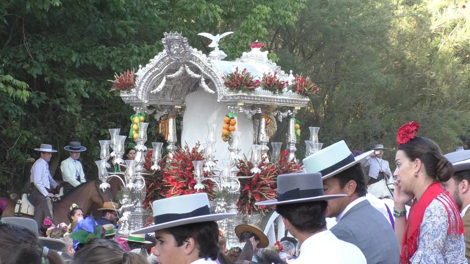 La Hermandad de Triana vive uno de los momentos más emotivos en el paso del Quema