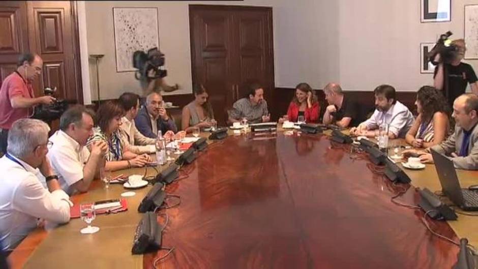 Unidas Podemos se reúne con UGT y CCOO