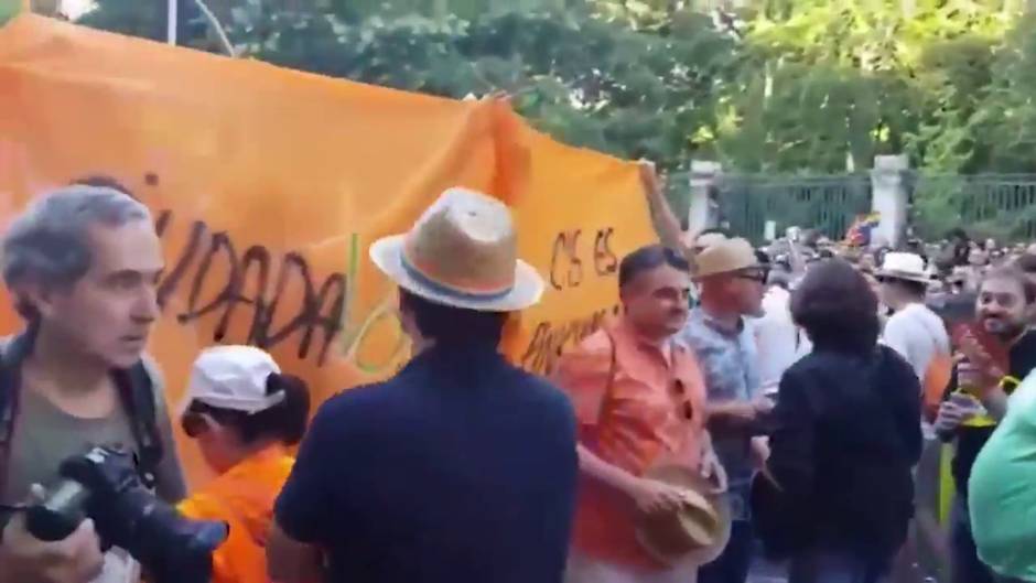 Manifestantes en el Orgullo abuchean a dirigentes de Ciudadanos