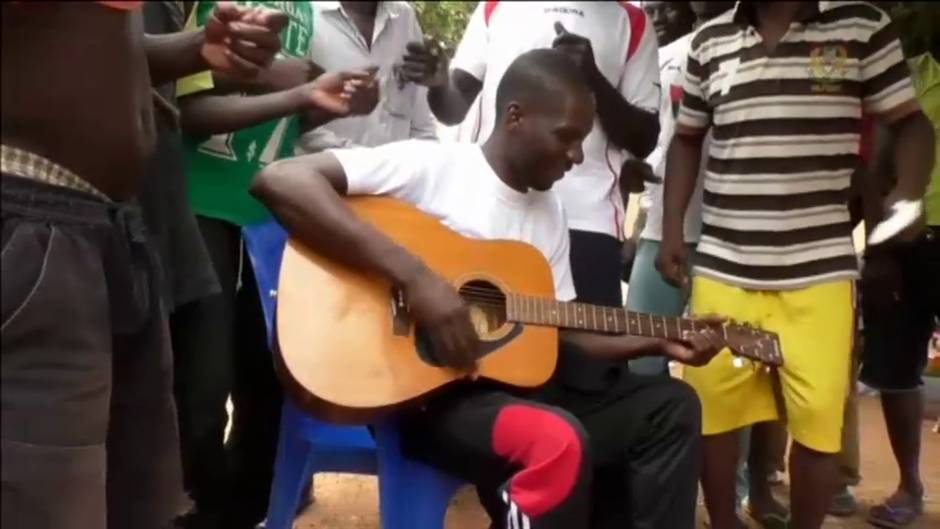 Un preso se convierte en estrella de la música desde su celda en Burkina Faso