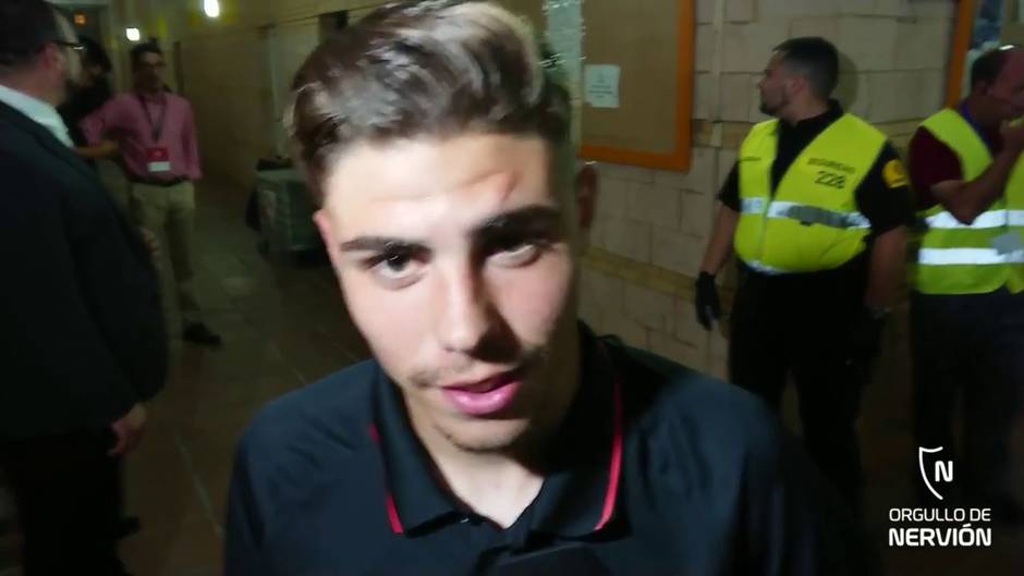 El joven Pozo, que dio la asistencia de la victoria del Sevilla ante el Reading, muestra su alegría tras el choque