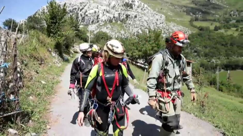 Final feliz en el rescate de las tres espeleólogas catalanas atrapadas en Coventosa, Cantabria