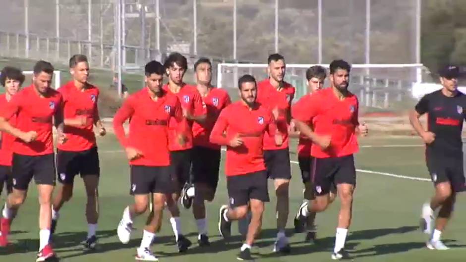 Koke se entrena al margen de sus compañeros