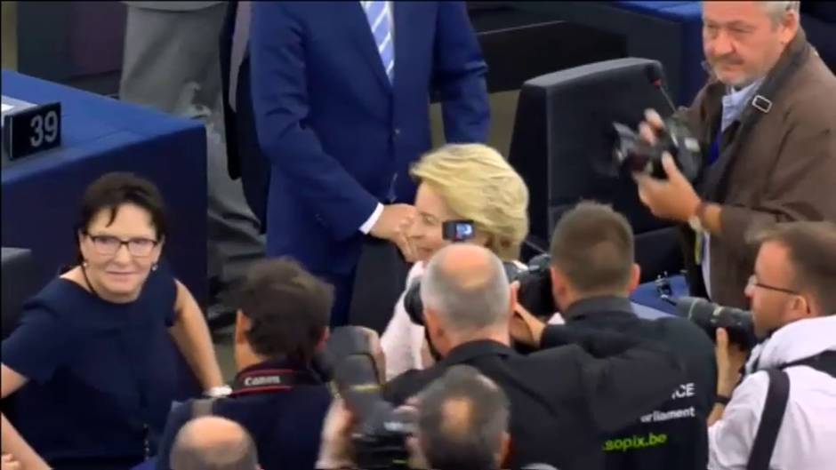 Aplausos al discurso de Ursula Von der Leyen en el Parlamento Europeo