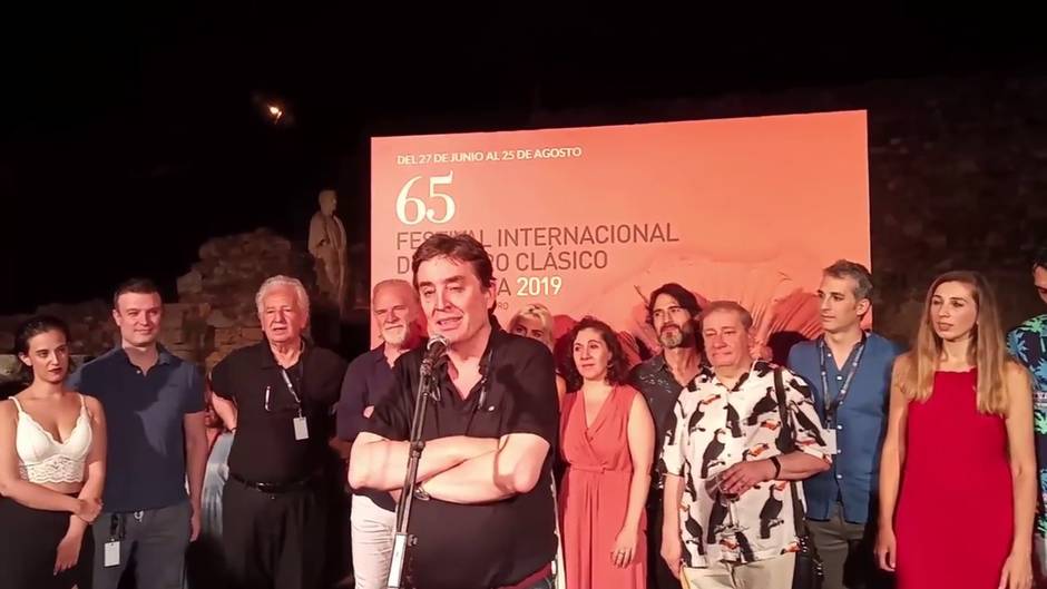 Luis García Montero celebra el éxito de su 'Prometeo' en Mérida