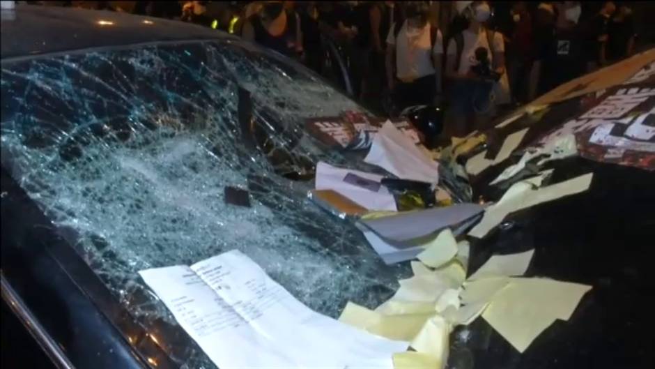 La Policía de Hong Kong reprime una manifestación con gas lacrimógeno y balas de goma