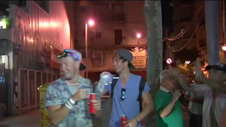 Protestas vecinales en Barcelona en demanda de un turismo responsable