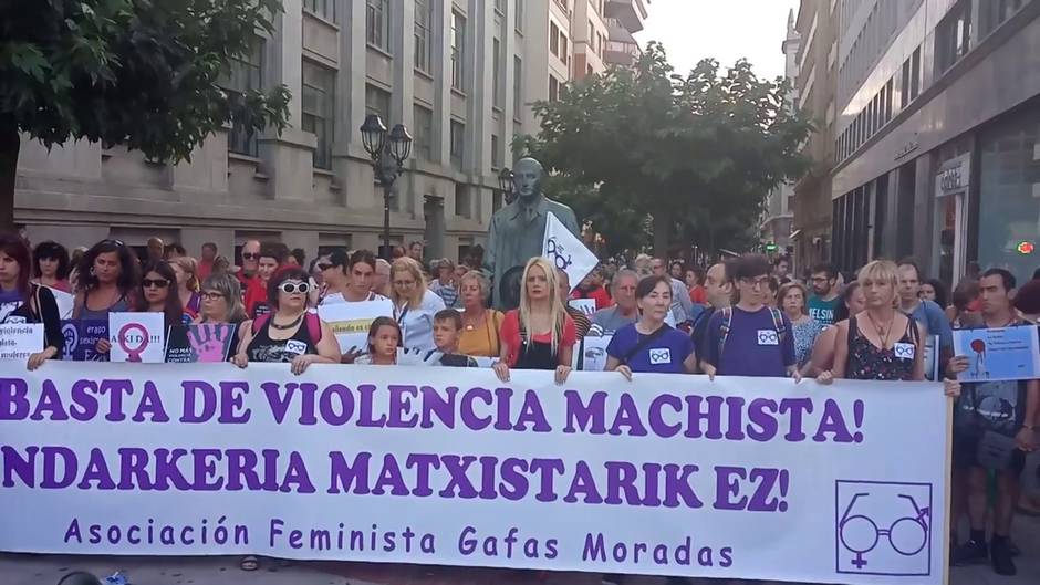 Cientos de personas se concentran en Bilbao contra la violencia machista
