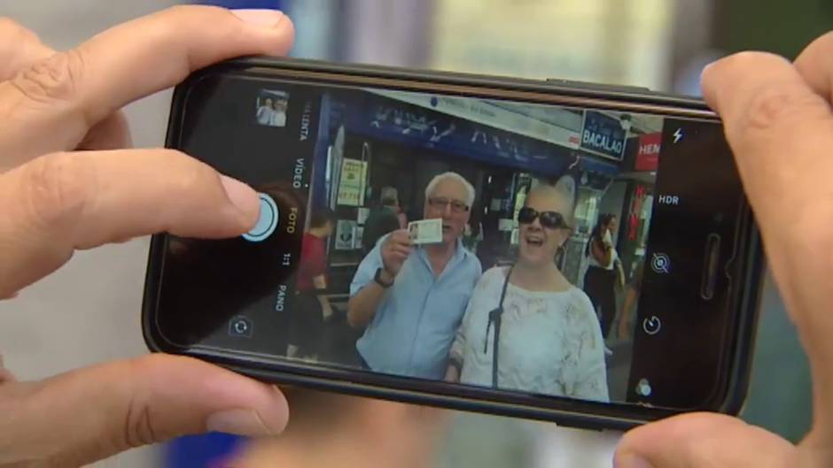 Comprando lotería de Navidad en agosto