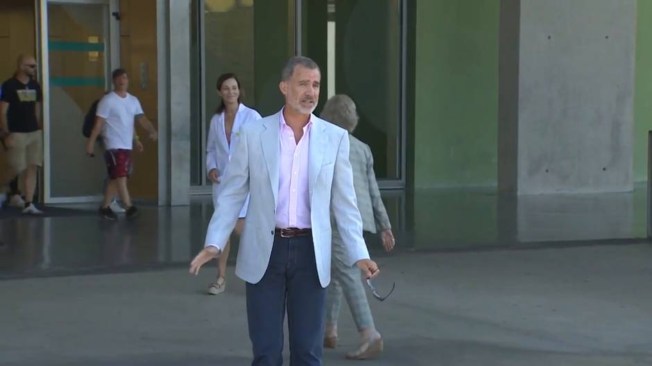 El Rey Felipe VI y la Reina Sofía visitan al Rey Juan Carlos