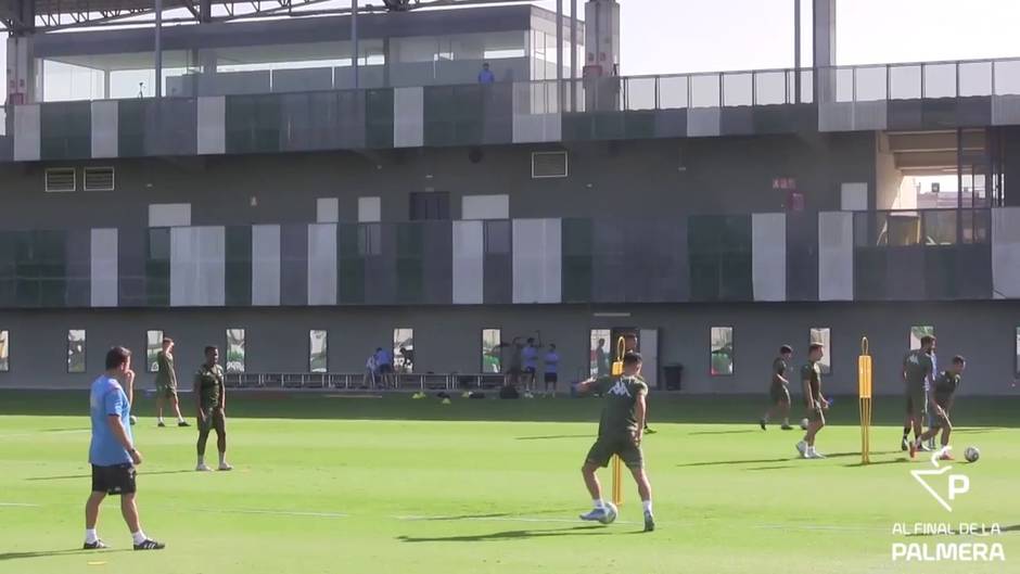 Entrenamiento del Betis sin los internacionales