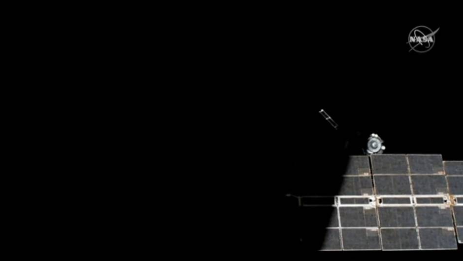 La Soyuz MS-14 con el androide "Fiódor" regresa con éxito de la EEI