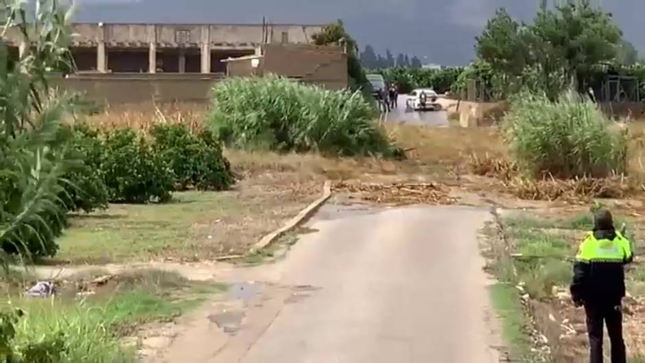 Un vecino graba cómo un pequeño riachuelo se convierte en una impresionante riada
