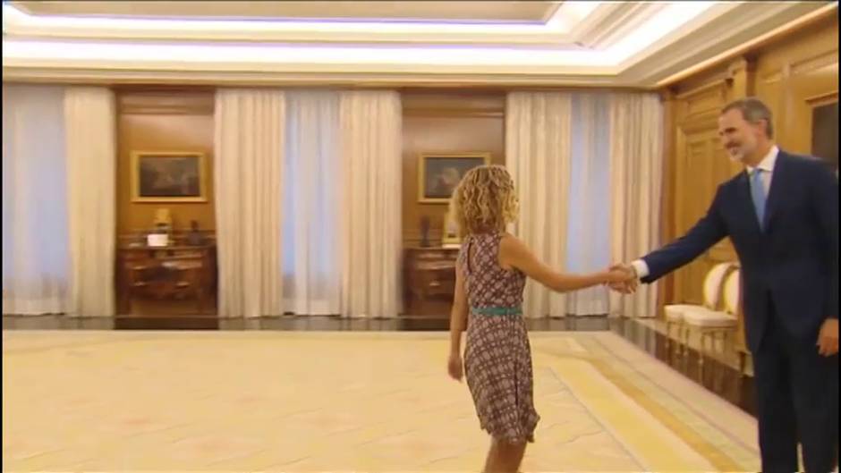 El Rey recibe a la presidenta de las Cortes
