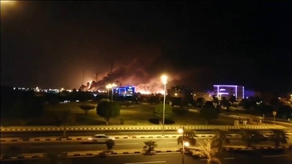 Impacto del ataque aéreo en la refinería de Aramco