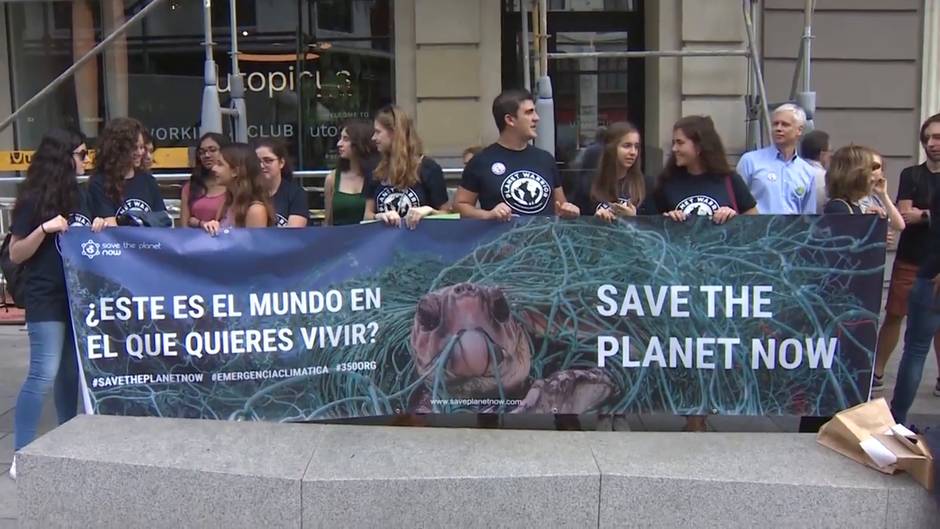 Centenares de jóvenes se movilizan en Madrid contra el cambio climático-. Firma: NOCA/IHTV .-